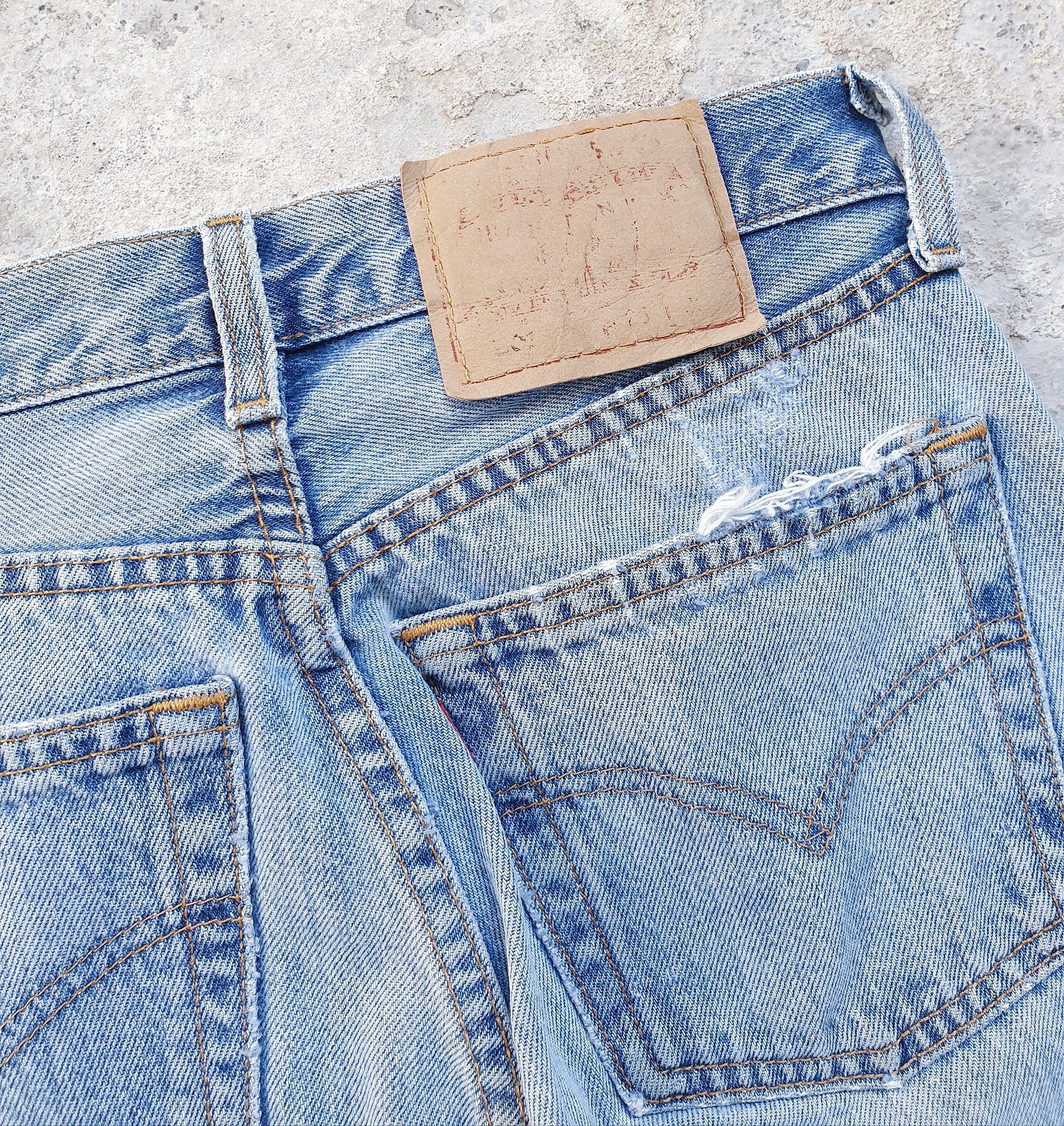 Vintage Levis 501s 26x32