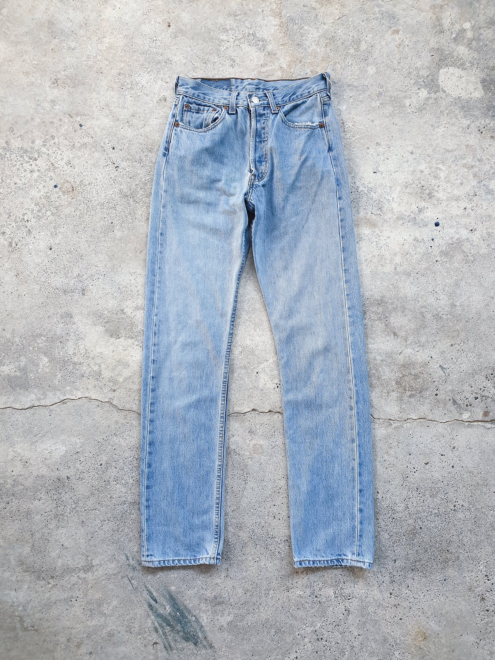 Vintage Levis 501s 26x32