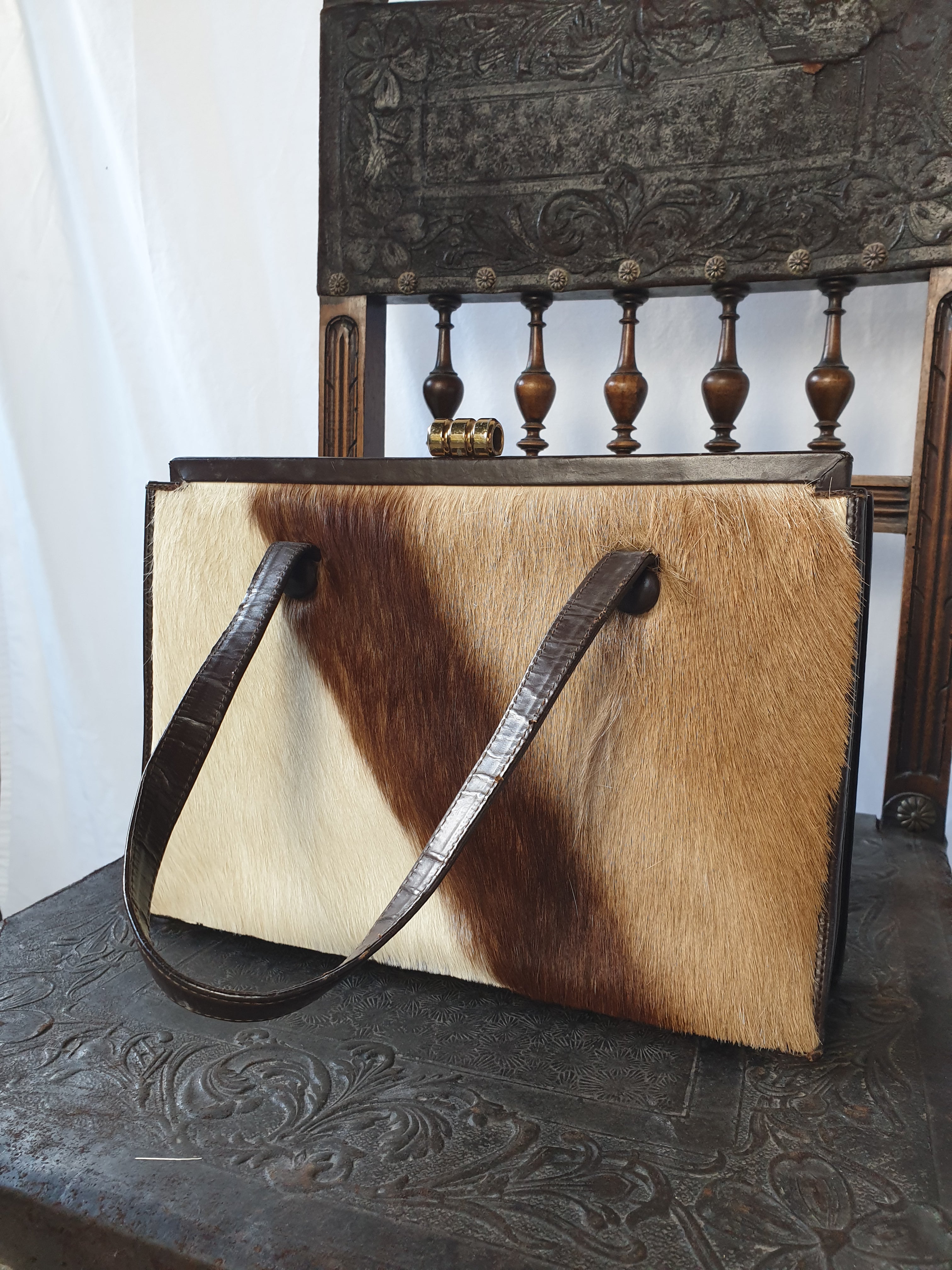 VINTAGE 1960s/70s FUR HIDE HANDBAG