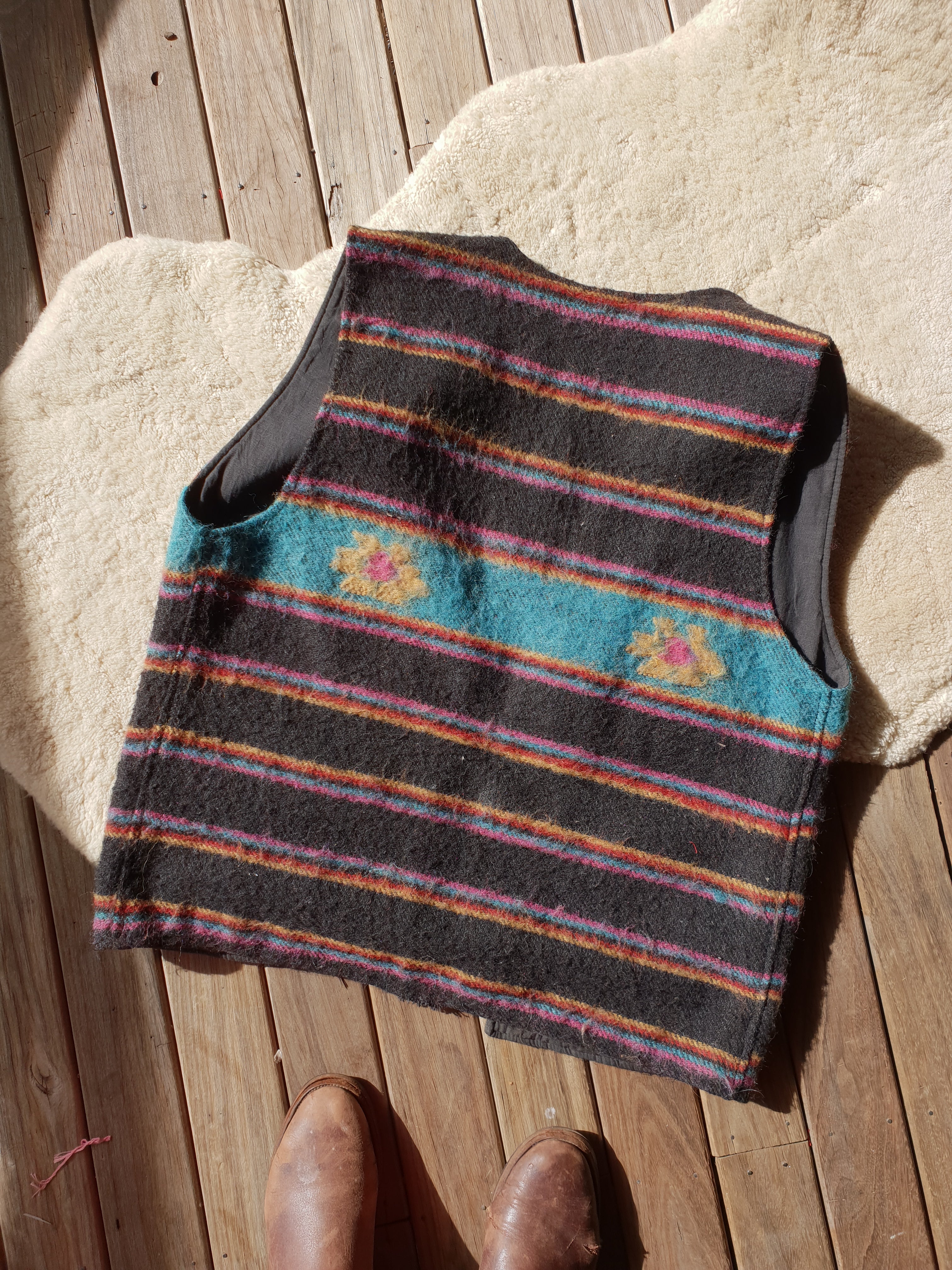 Vintage 70s/80s woolen Aztec vest