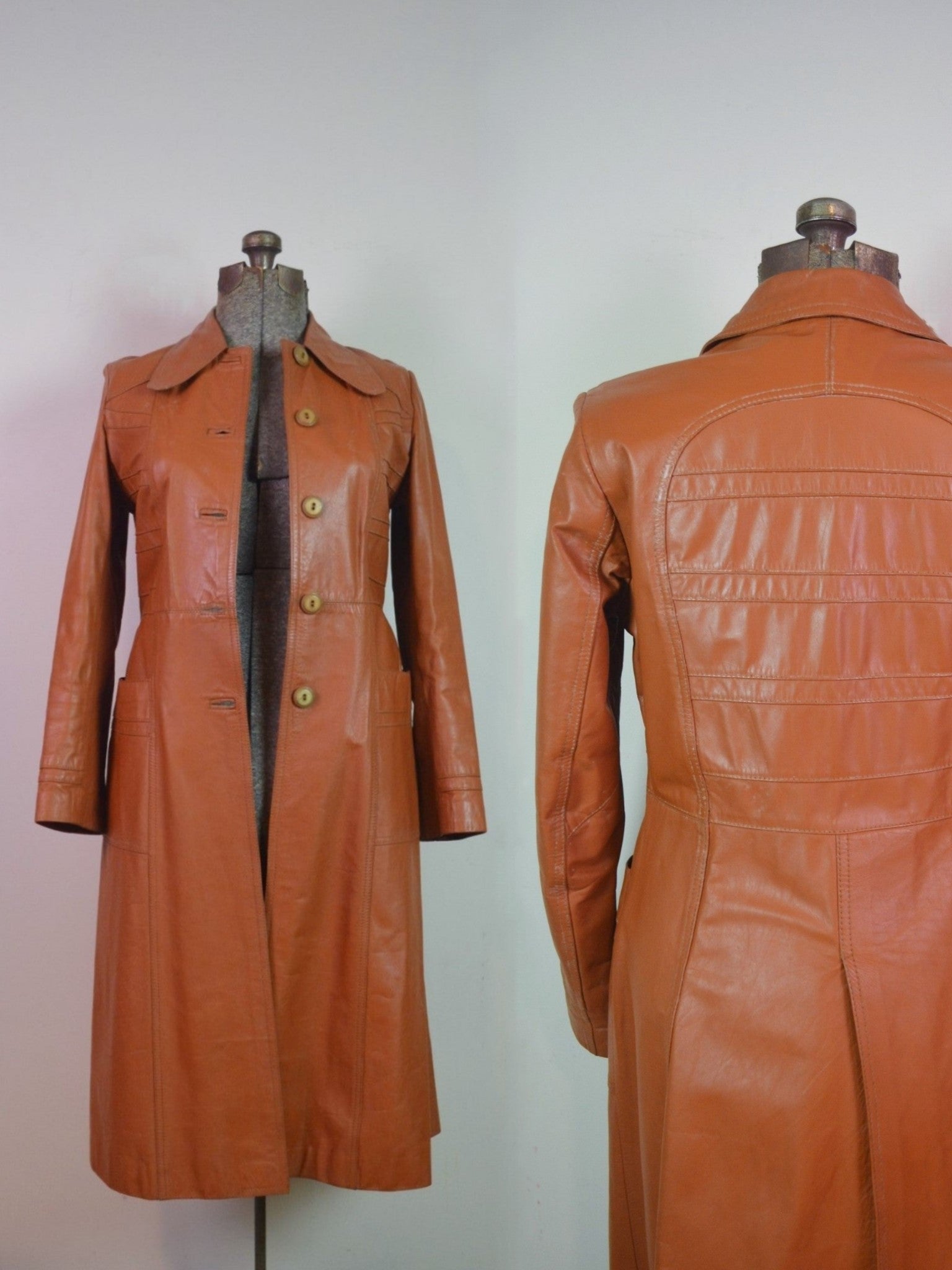 MAGICMAMAEMPORIUM // Vintage 1970s Tan Faux Leather Trench Coat 